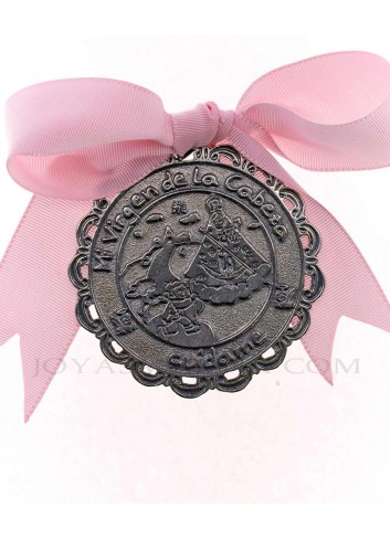 Medalla cuna Virgen Cabeza infantil  metal plateado lazo rosa