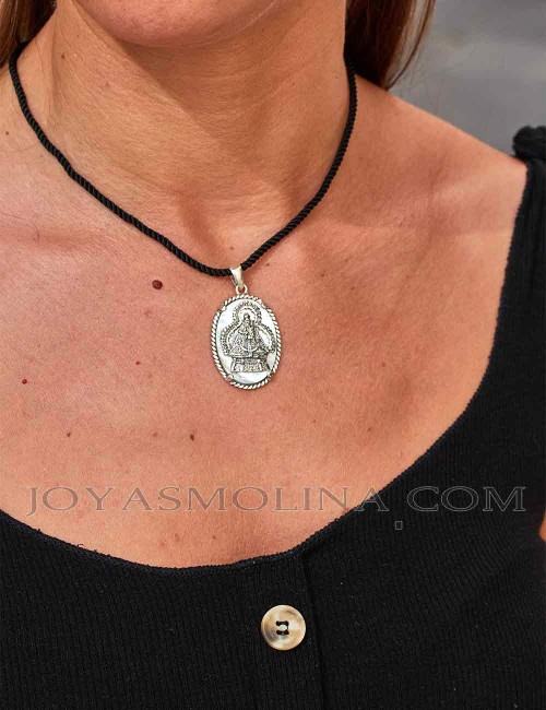 Medalla Virgen de la Cabeza mujer plata nácar oval