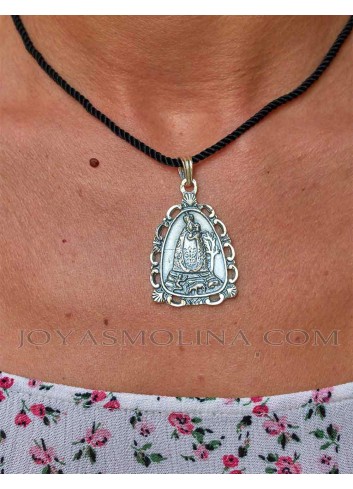 Medalla plata Virgen de la Cabeza aparición  triangular mujer