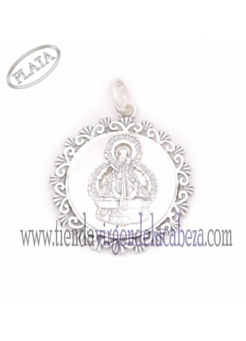 Medalla plata y nacar rocalla con Virgen de la Cabeza
